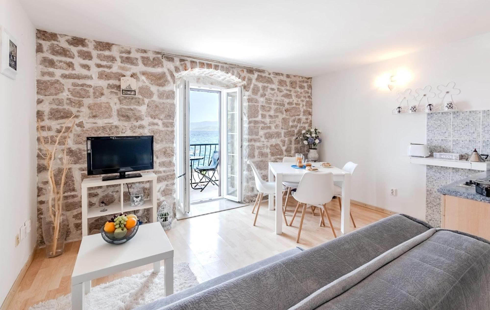 Seaside Apartment Bol
